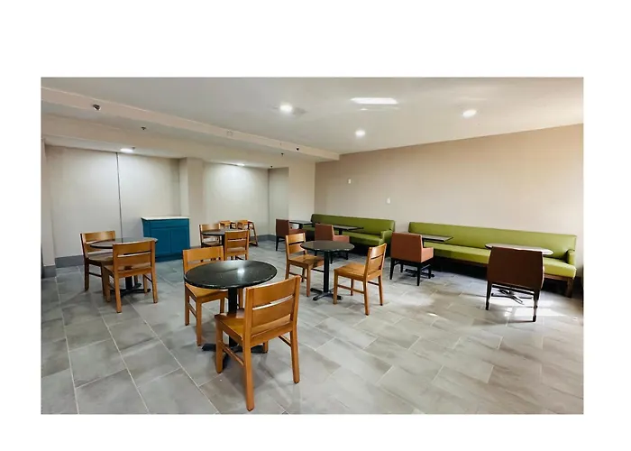 Country Inn & Suites By Radisson, Canton Near Hall Of Fame