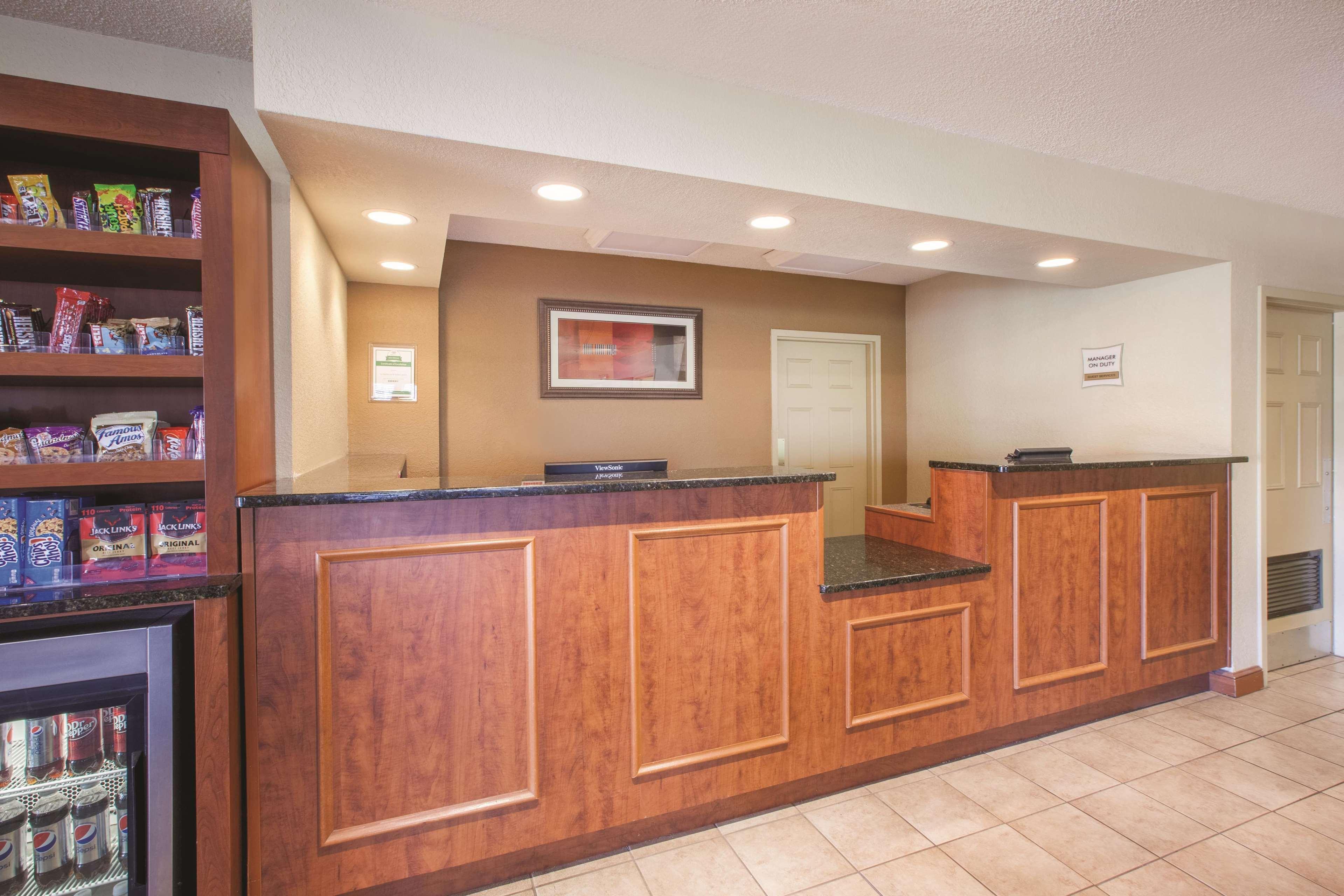 Hotel Country & By Radisson, Canton Near Hall Of Fame