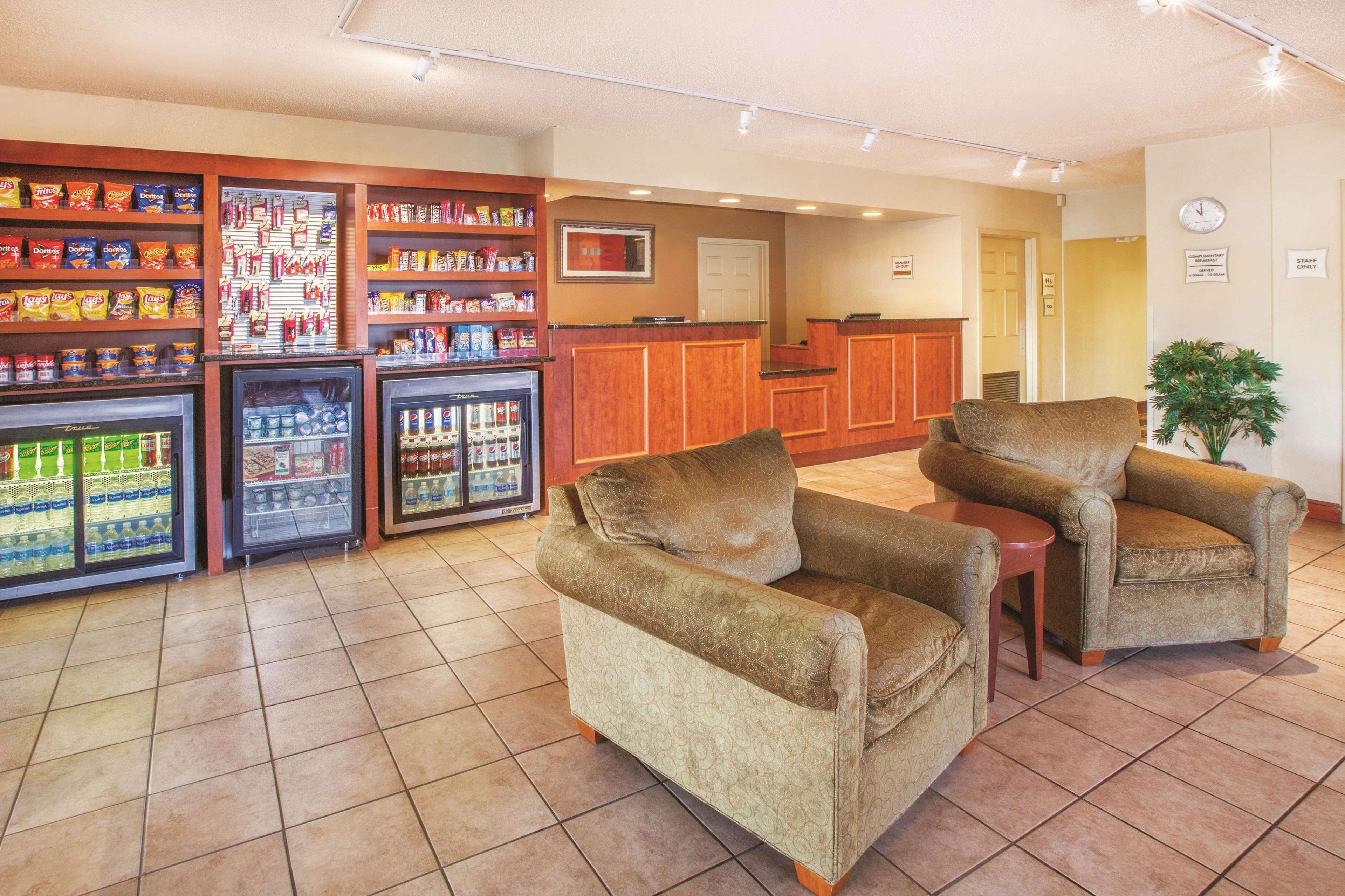 Hotel Country & By Radisson, Canton Near Hall Of Fame