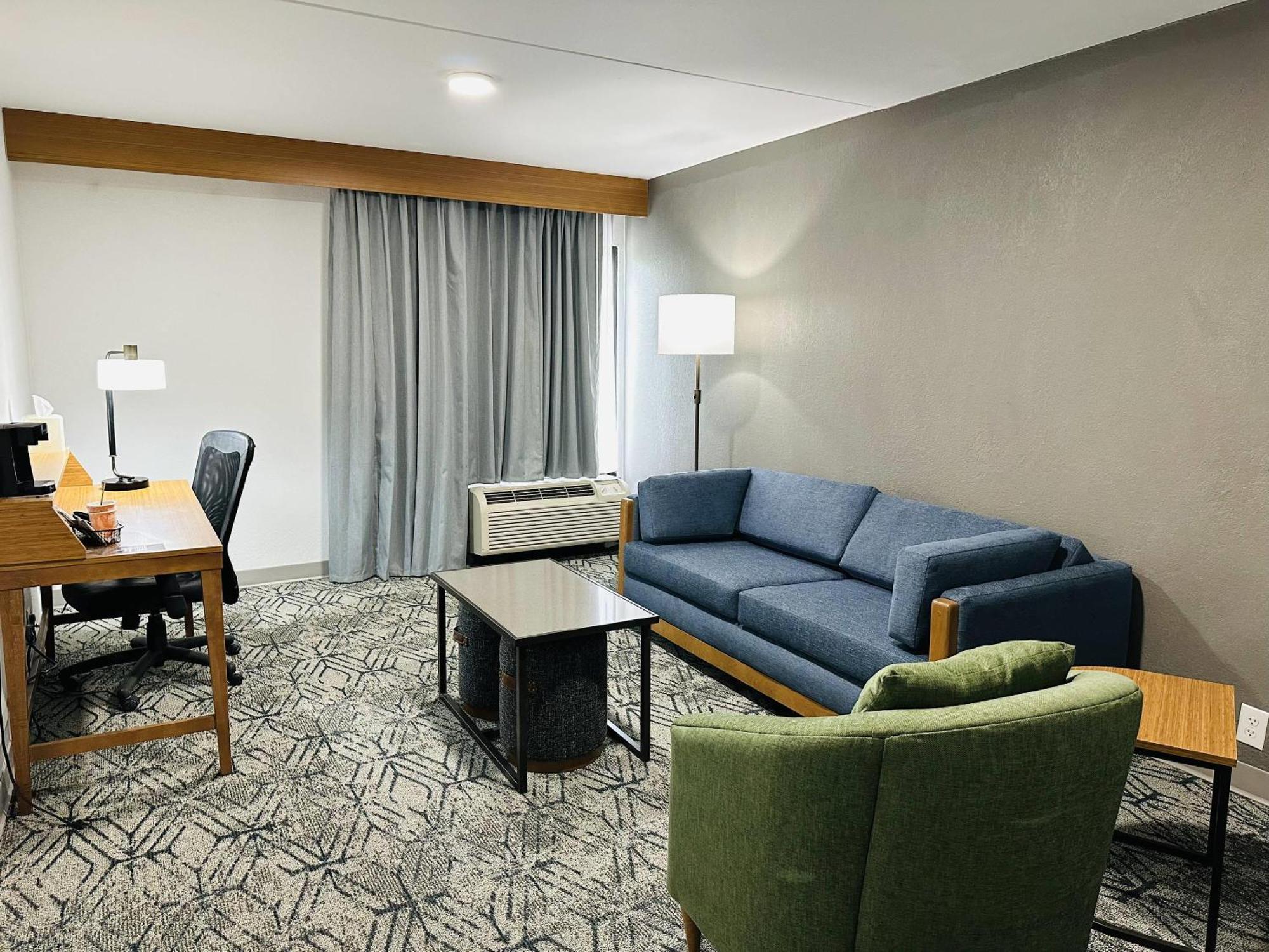 Country & By Radisson, Canton Near Hall Of Fame Hotel North Canton