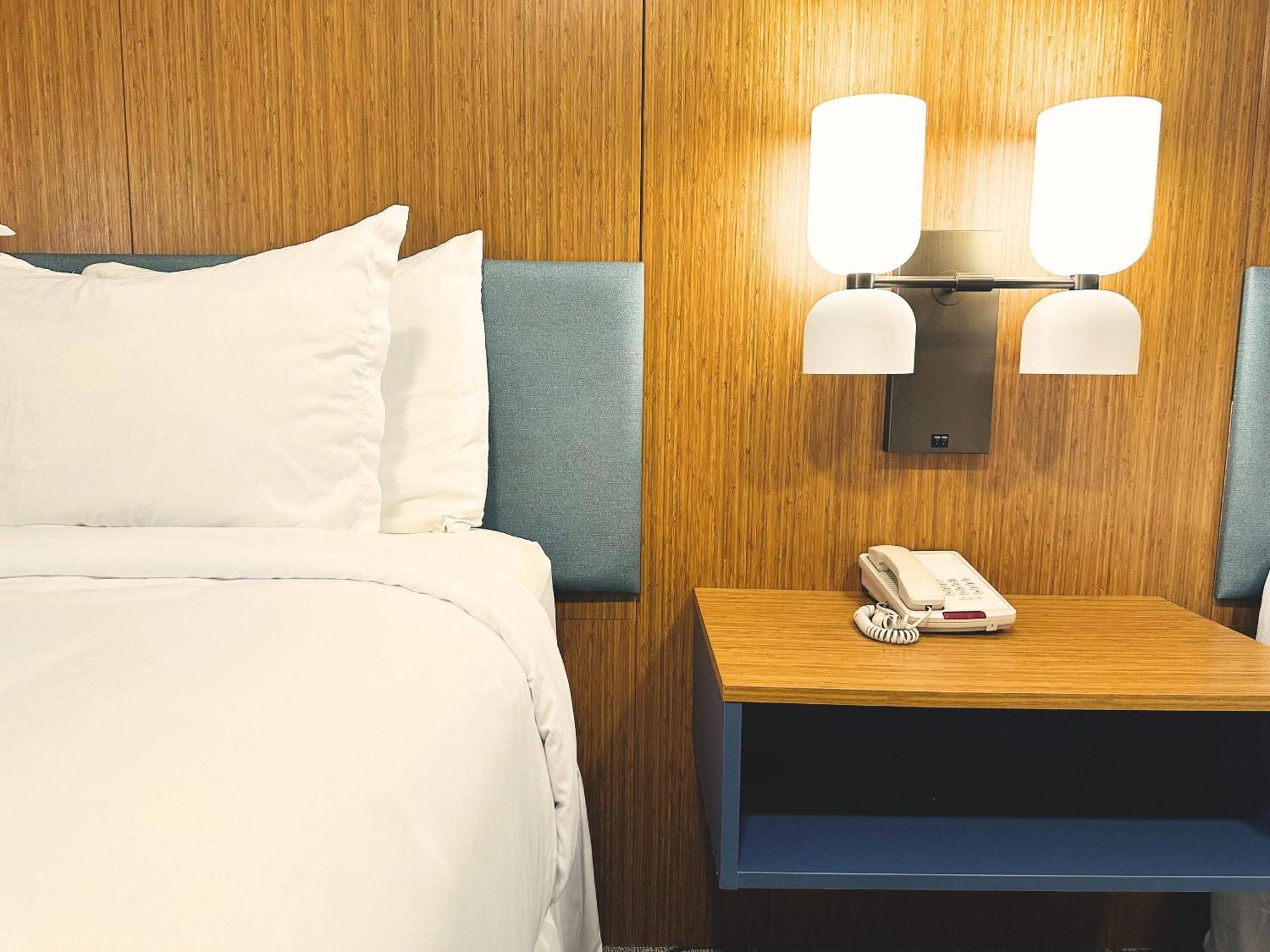Country & By Radisson, Canton Near Hall Of Fame North Canton