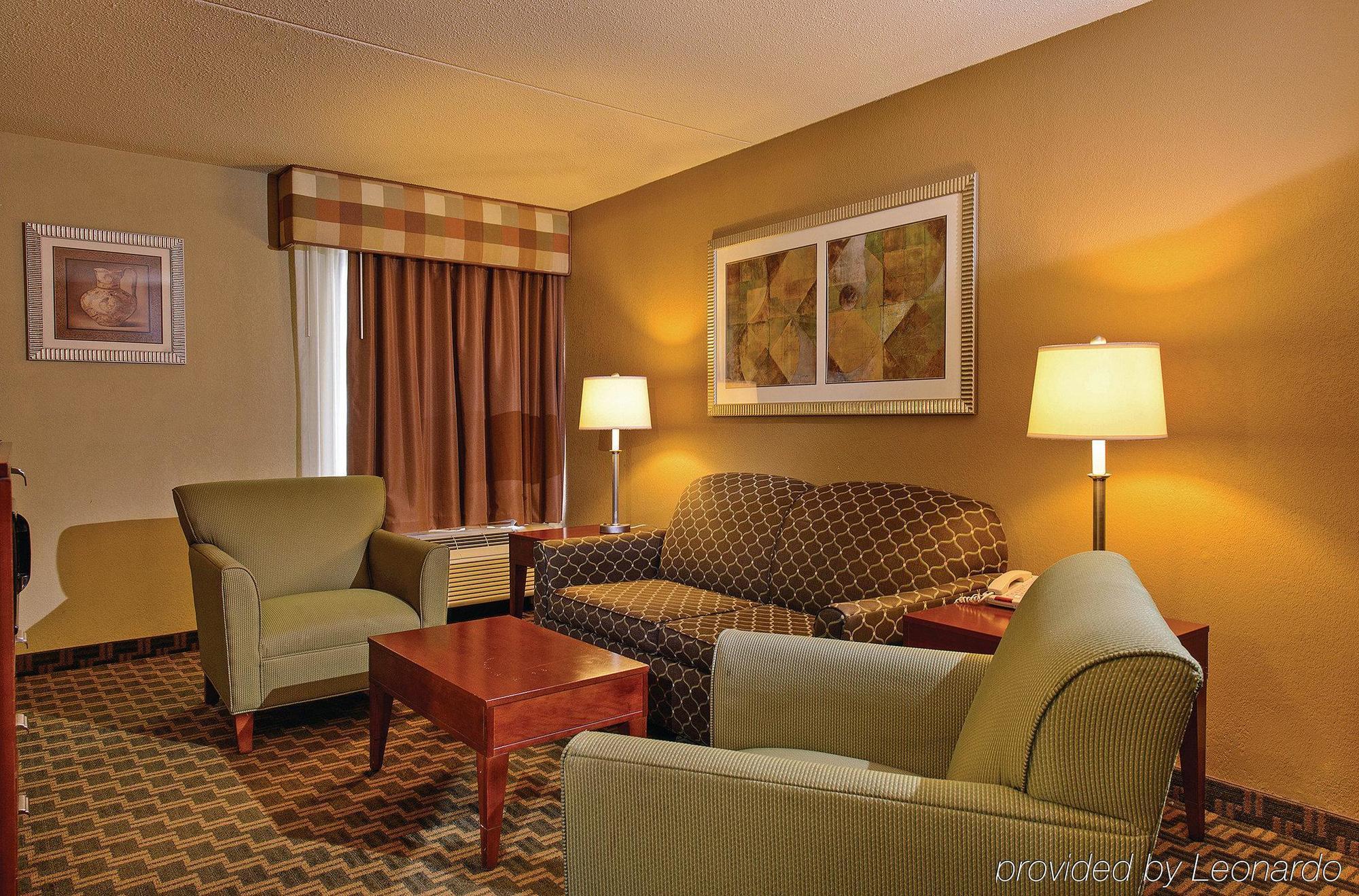 Country & By Radisson, Canton Near Hall Of Fame North Canton