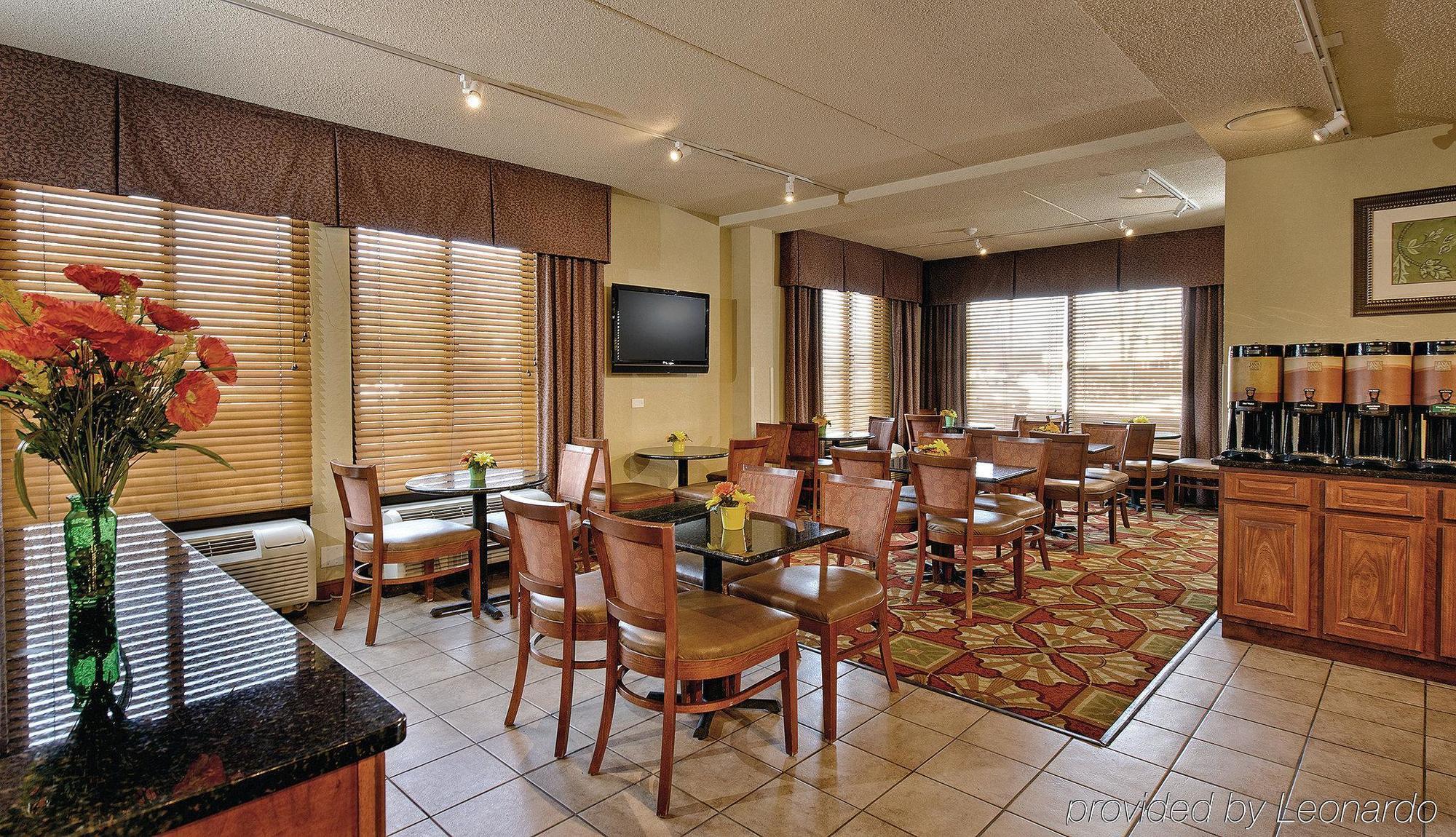 Country & By Radisson, Canton Near Hall Of Fame North Canton