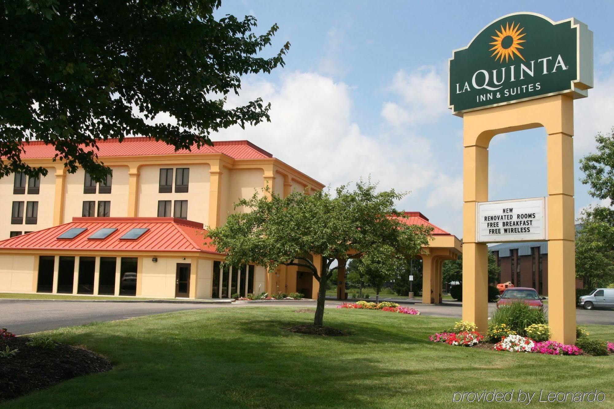 Country & By Radisson, Canton Near Hall Of Fame Hotel 3*