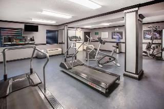 Hotel Country & By Radisson, Canton Near Hall Of Fame