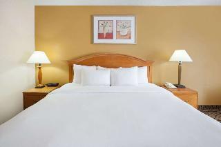 Hotel Country & By Radisson, Canton Near Hall Of Fame 3*