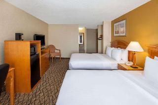 Hotel Country & By Radisson, Canton Near Hall Of Fame North Canton